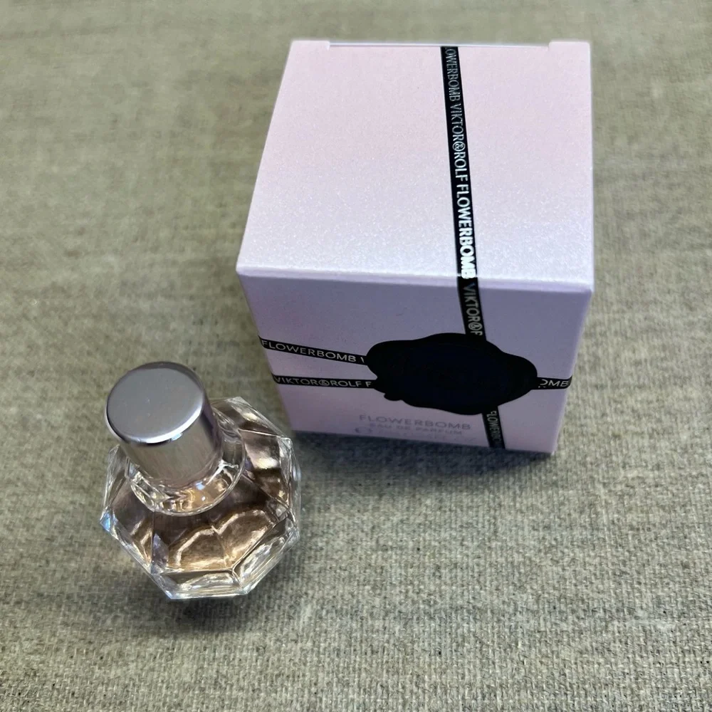 ❤️  Viktor&Rolf Flowerbomb mini - Picture 3 of 7